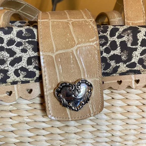 XOXO Straw Bag W/Leather Accent Heart Cutout Classic Trendy Travel BeachFun 12” - Picture 5 of 14